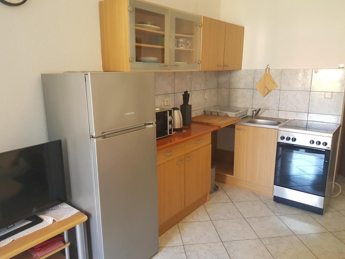 Apartmán Astra Vir Exteriér fotografie